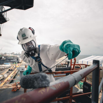 People working on USS George Washington (CVN 73) during RCOH